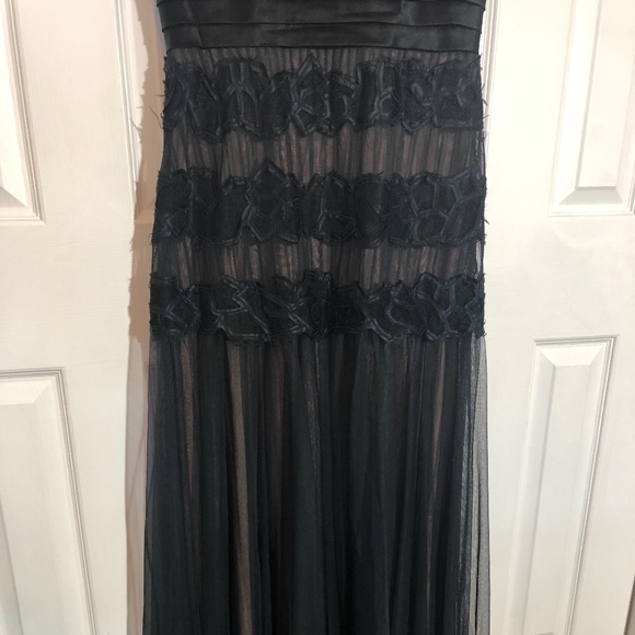 BCBG navy, drop waist, halter gown, size 6 - Picture 3 of 8